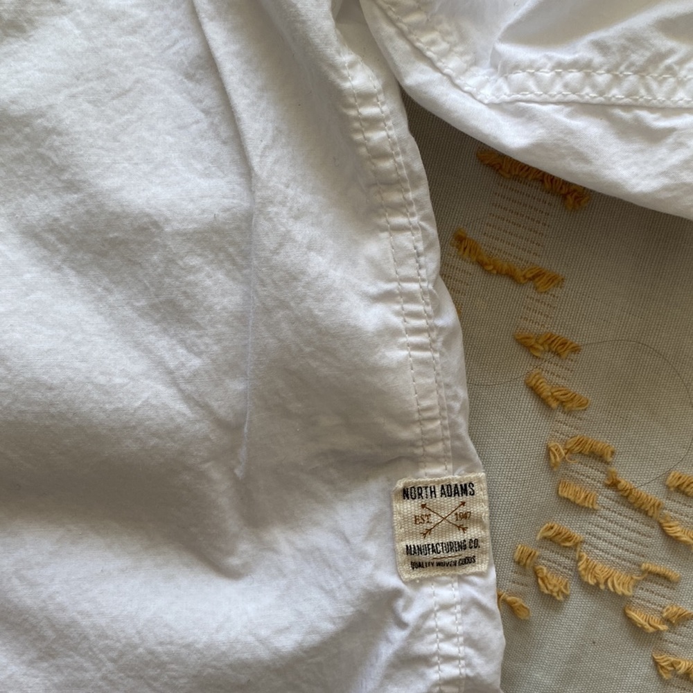 Button down - Picture 2 of 3